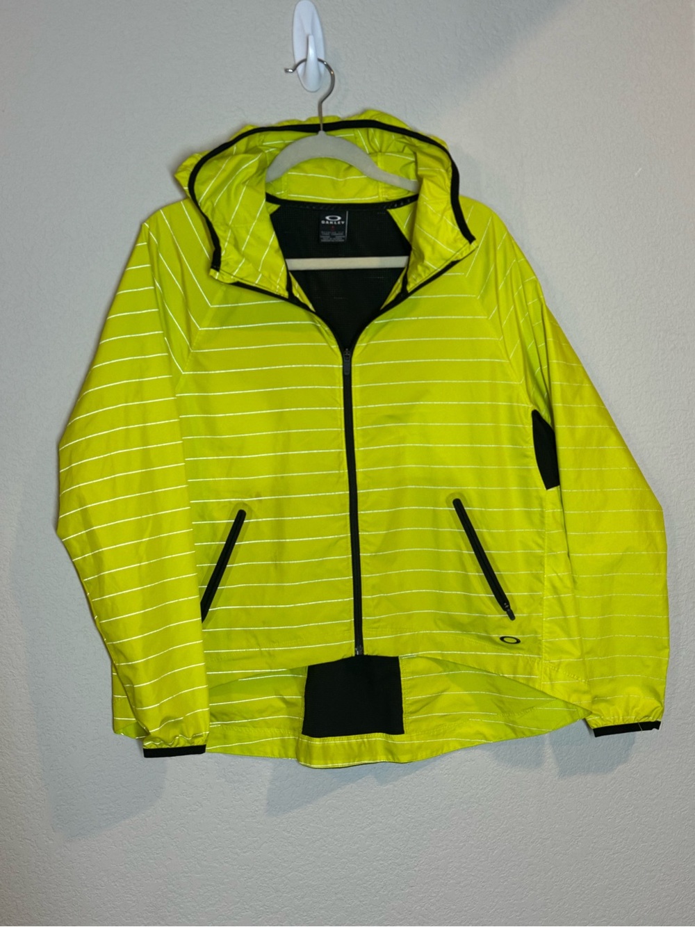 Oakley Unconventional Jacket S Laser Yellow Reflective Windbreaker gorpcore